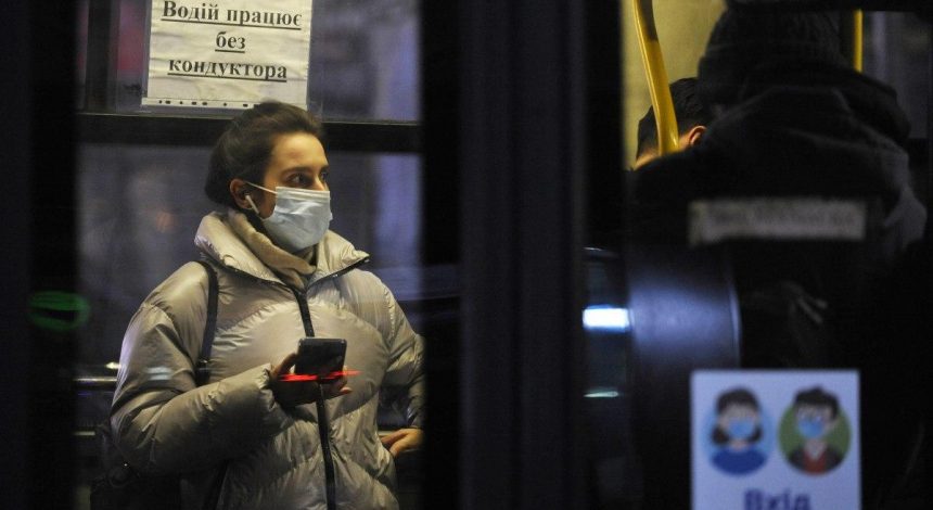В Украине растет количество случаев COVID-19, но госпитализация - на контролируемом уровне