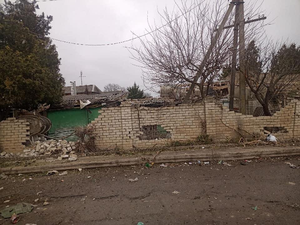 В результате обстрела пострадали девять домой /фото ГСЧС Украины В результате обстрела пострадали девять домой /фото ГСЧС Украины