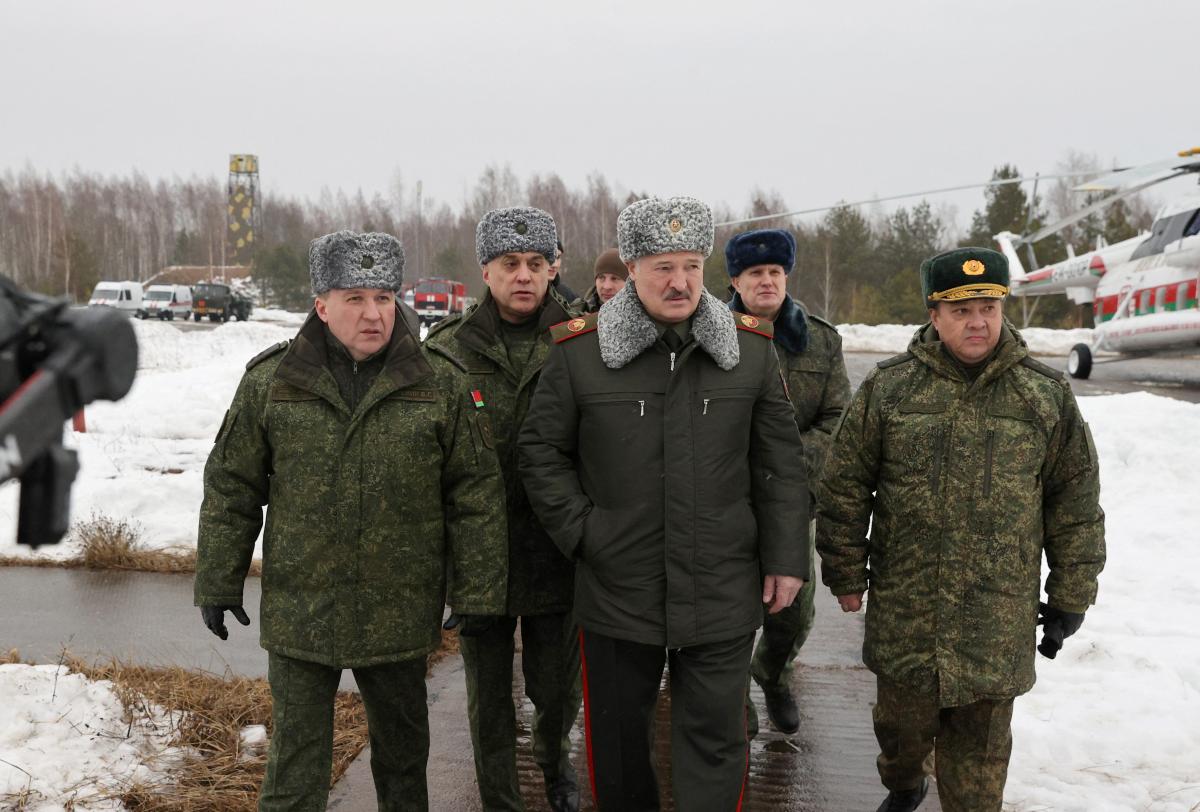 З перших днів повномасштабного вторгнення Лукашенко надав Путіну територію країни як військовий полігон / REUTERS