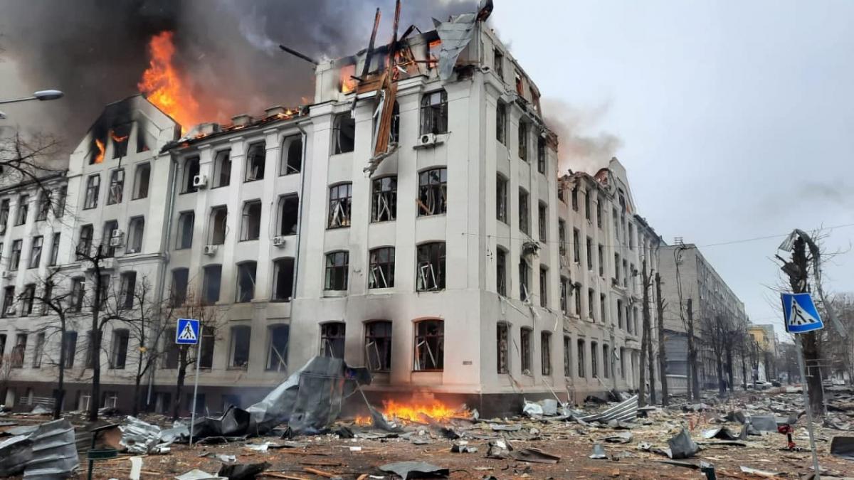 Центр Харькова снова под обстрелами / фото ГСЧС