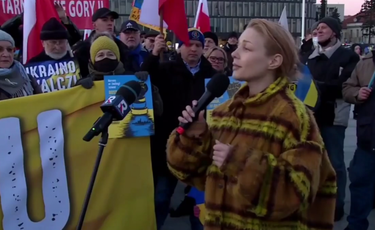 Тина Кароль выступила на митинге в Варшаве / скриншот