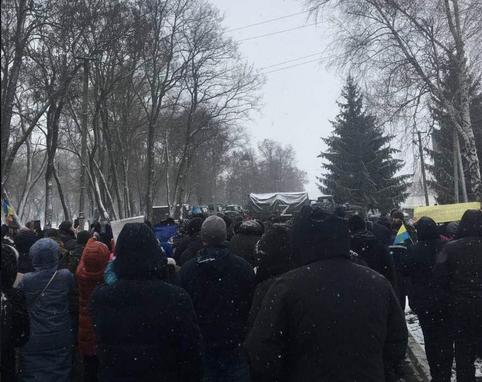Люди протестуют против оккупантов / Суспильне