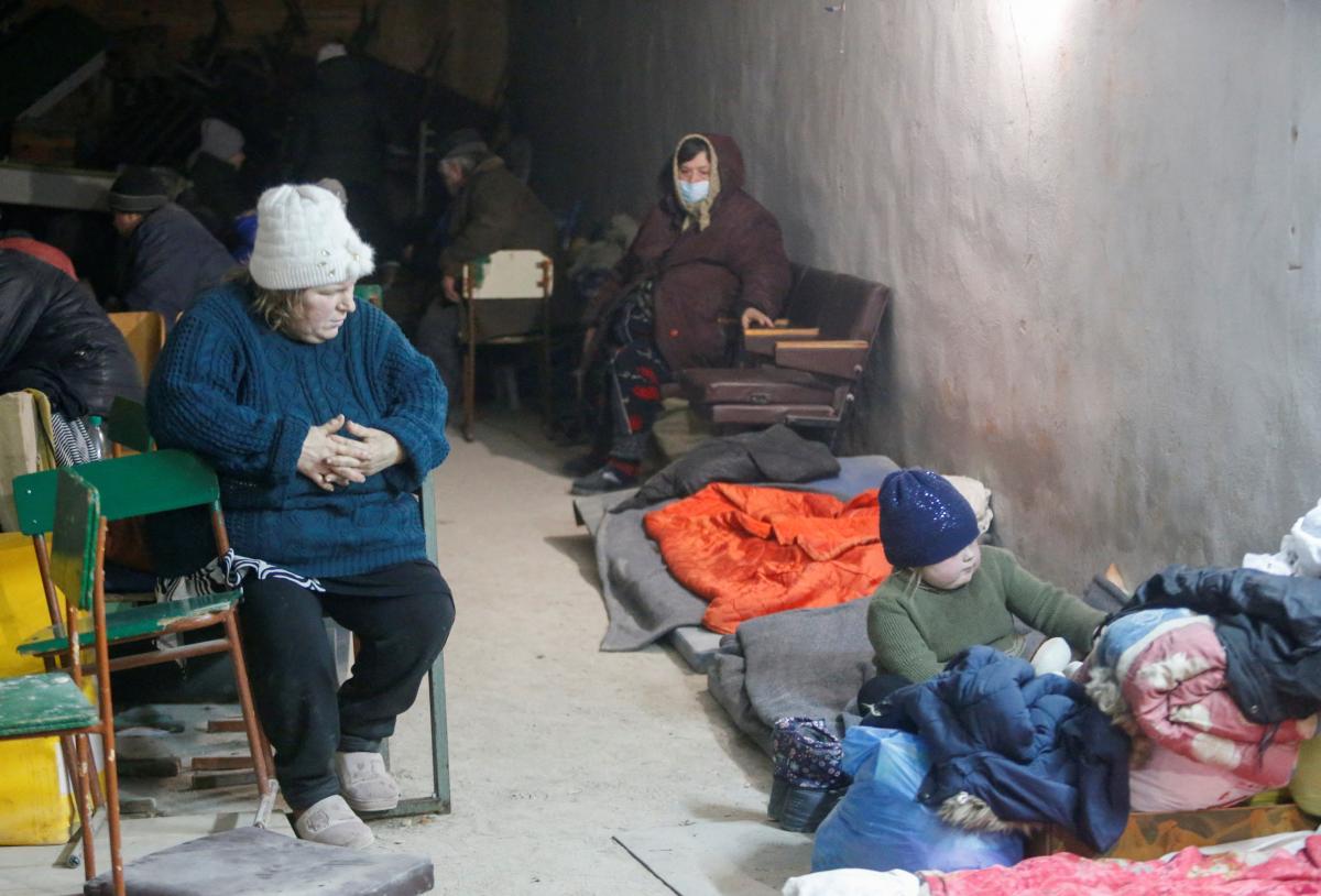 Простуда в бомбоубежище: как самостоятельно лечиться / фото REUTERS