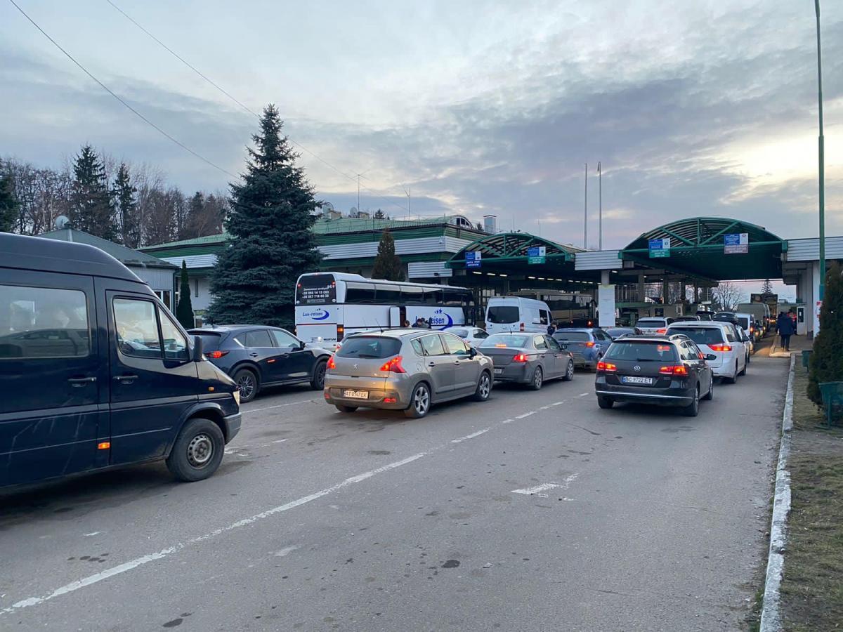 За словами Кравця, поки ніякої відповідальності для чоловіків не передбачено / фото facebook.com/DPSUkraine За словами Кравця, поки ніякої відповідальності для чоловіків не передбачено / фото facebook.com/DPSUkraine