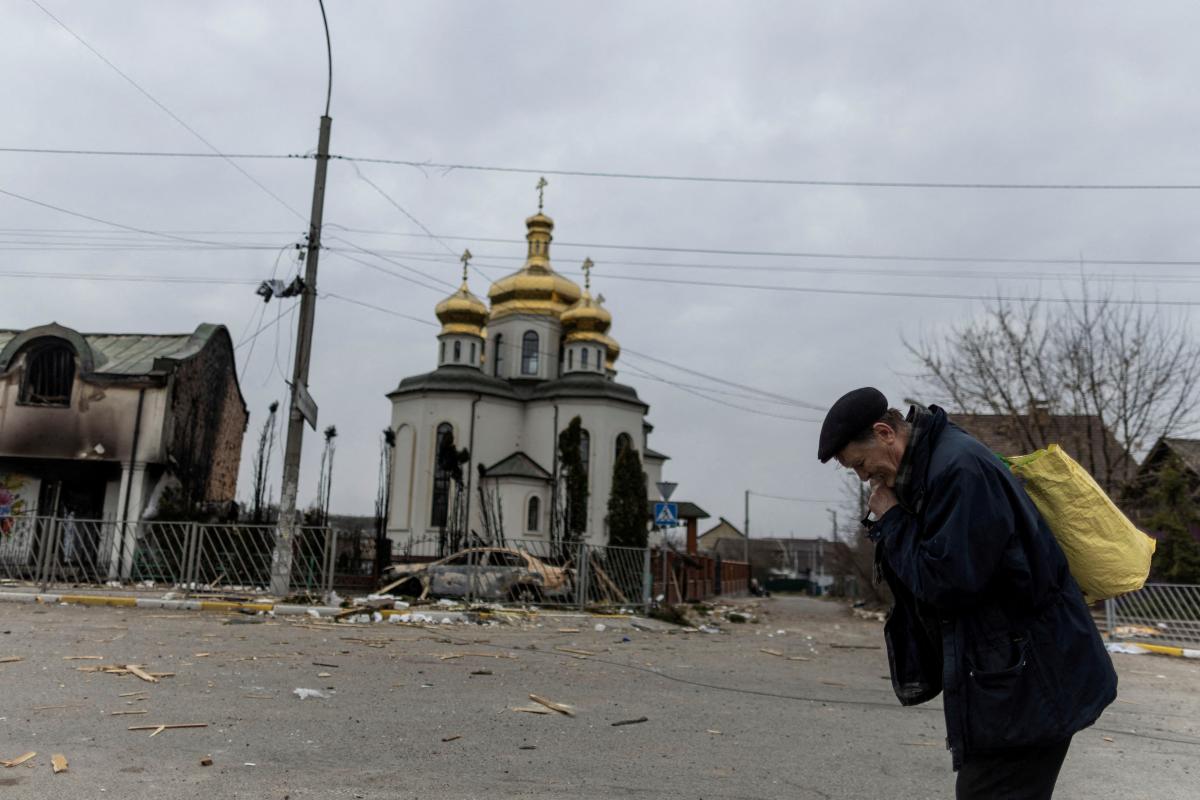 Ночью снова произошел обстрел, но Ирпень продолжают зачищать / фото REUTERS Ночью снова произошел обстрел, но Ирпень продолжают зачищать / фото REUTERS