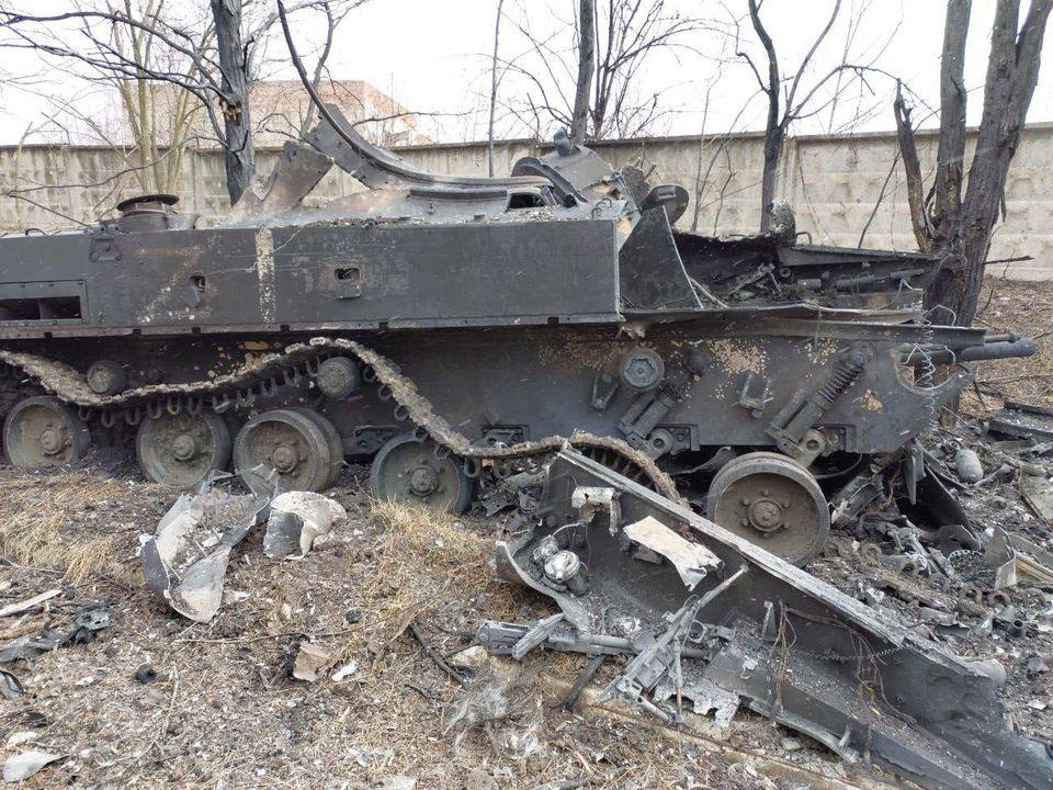 Захисники Маріуполя знищили близько 40 російських окупантів (фото) Захисники Маріуполя знищили близько 40 російських окупантів (фото)