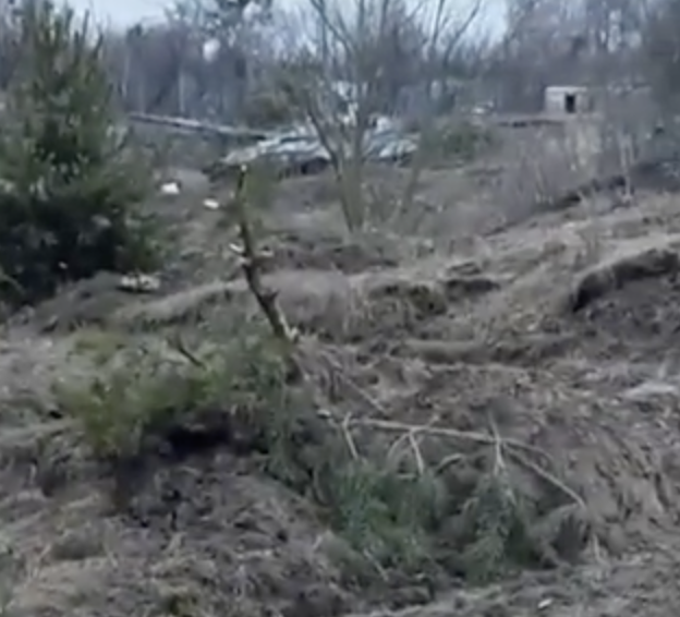 Окупанти покидали свою техніку, тікаючи від ЗСУ (відео) Окупанти покидали свою техніку, тікаючи від ЗСУ (відео)