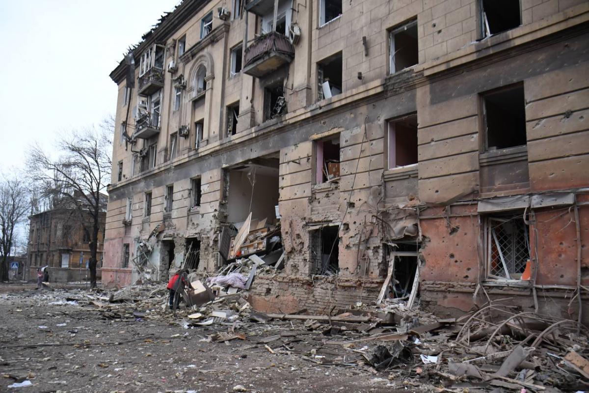 Мариуполь после обстрелов оккупантов / фото Азова