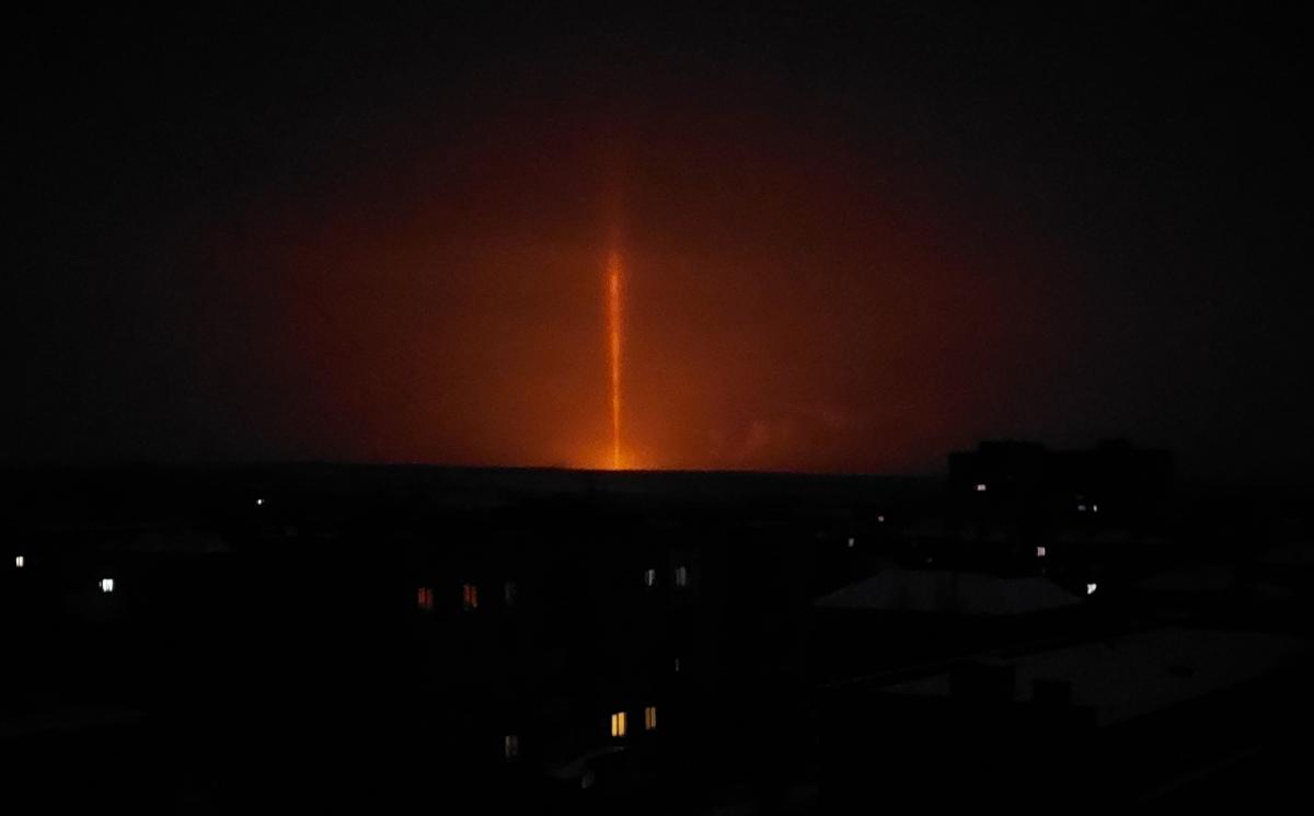 Зарево от огня в Светлодарске видно за 30 км / Фото - УНИАН