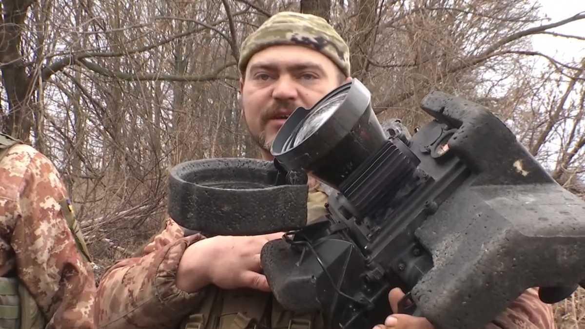 Украинский военный с Javelin в руках передал приветствие оккупантам / скрин видео