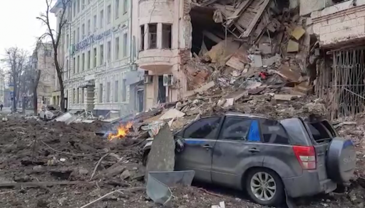 Наслідки авіаудару по Харкову / скріншот Наслідки авіаудару по Харкову / скріншот