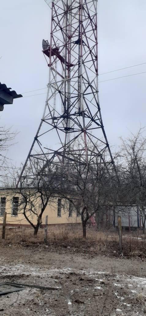 Обстріляний ретранслятор / фото Олексій Кулеба Обстріляний ретранслятор / фото Олексій Кулеба