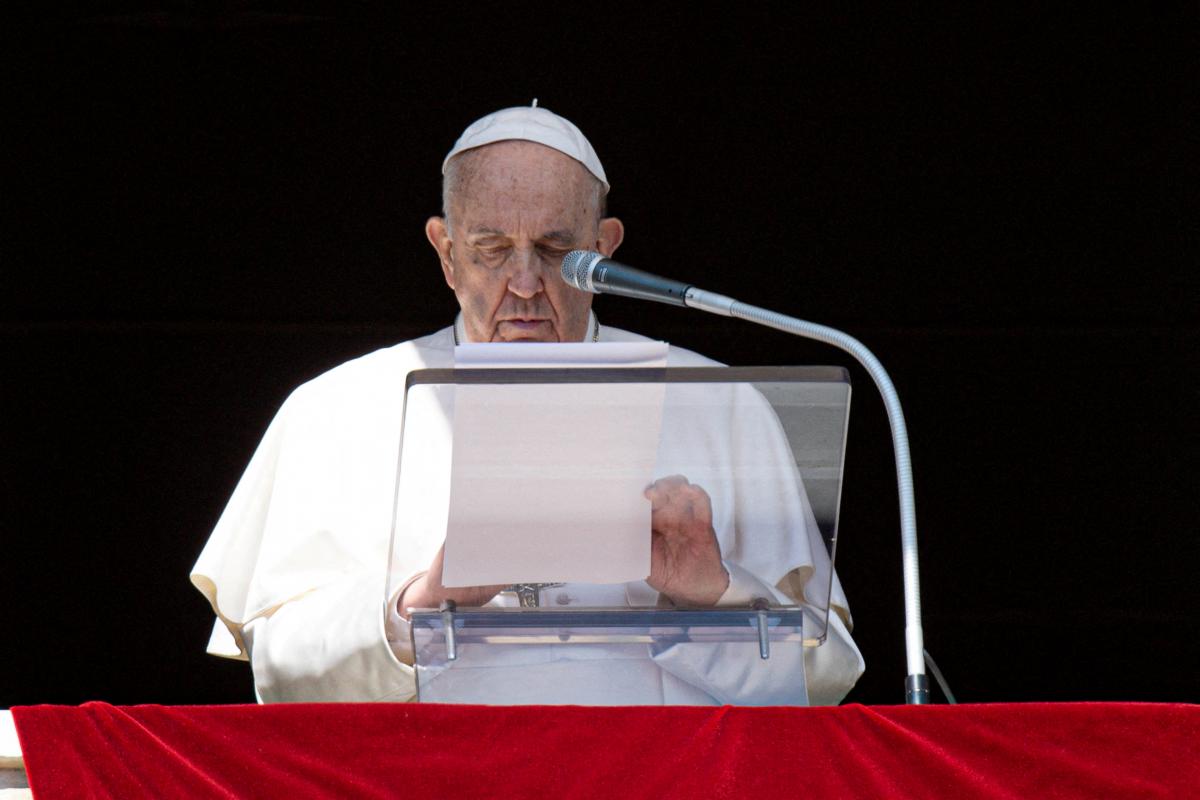 Папа Римский призвал всех прекратить "неприемлемую вооруженную агрессию" / фото REUTERS