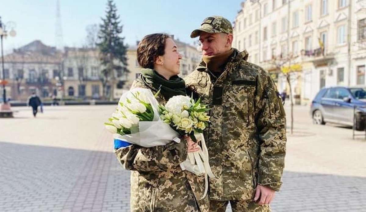 Українці попри війну продовжують створювати родини / фото facebook.com/minjust.official Українці попри війну продовжують створювати родини / фото facebook.com/minjust.official