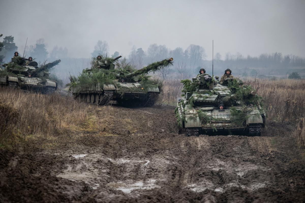 Наразі ворог зосереджує зусилля на Донбасі / фото facebook.com/93OMBr