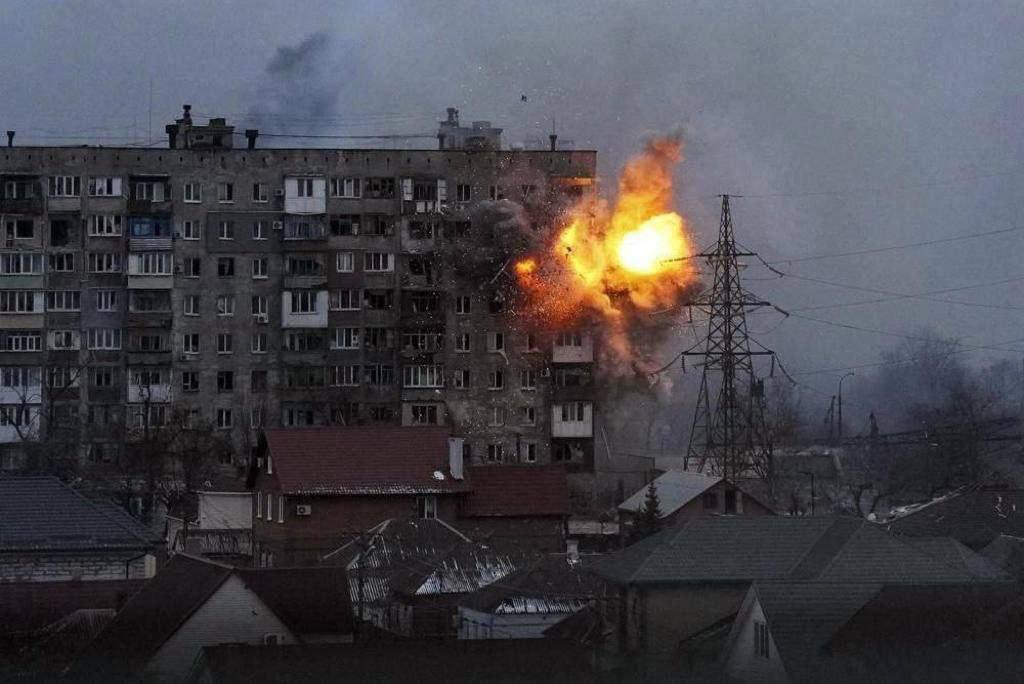 Оккупанты розбомбили Мариуполь / фото t.me/Pravda_Gerashchenko