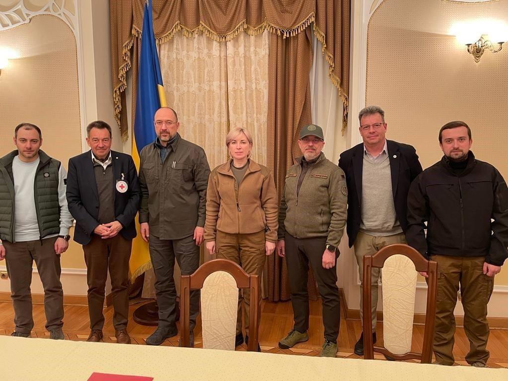 В Красном Кресте пообещали активизировать организацию гуманитарных коридоров в Украине В Красном Кресте пообещали активизировать организацию гуманитарных коридоров в Украине