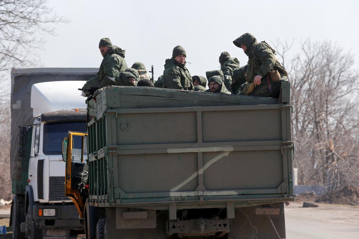 Russian soldiers are planned to be resettled with local residents near Melitopol / photo REUTERS