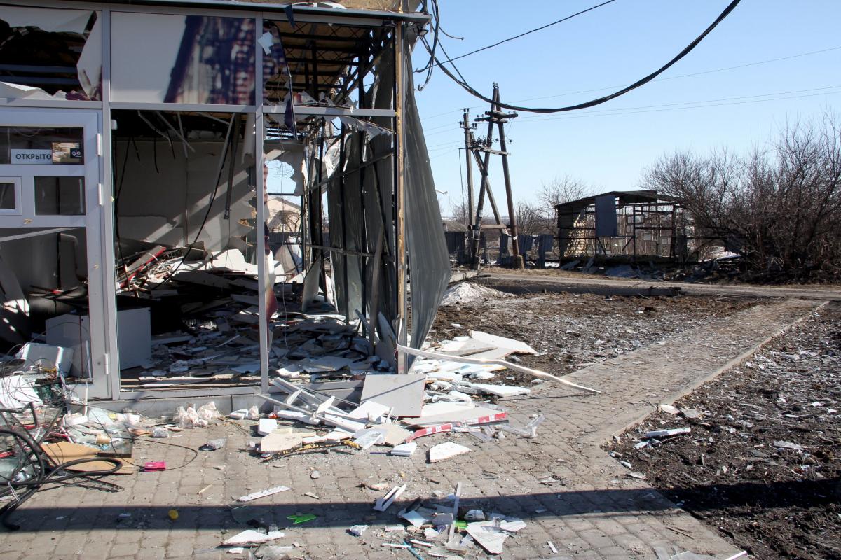 Наслідки обстрілів Дергачів на Харківщині / фото REUTERS Наслідки обстрілів Дергачів на Харківщині / фото REUTERS
