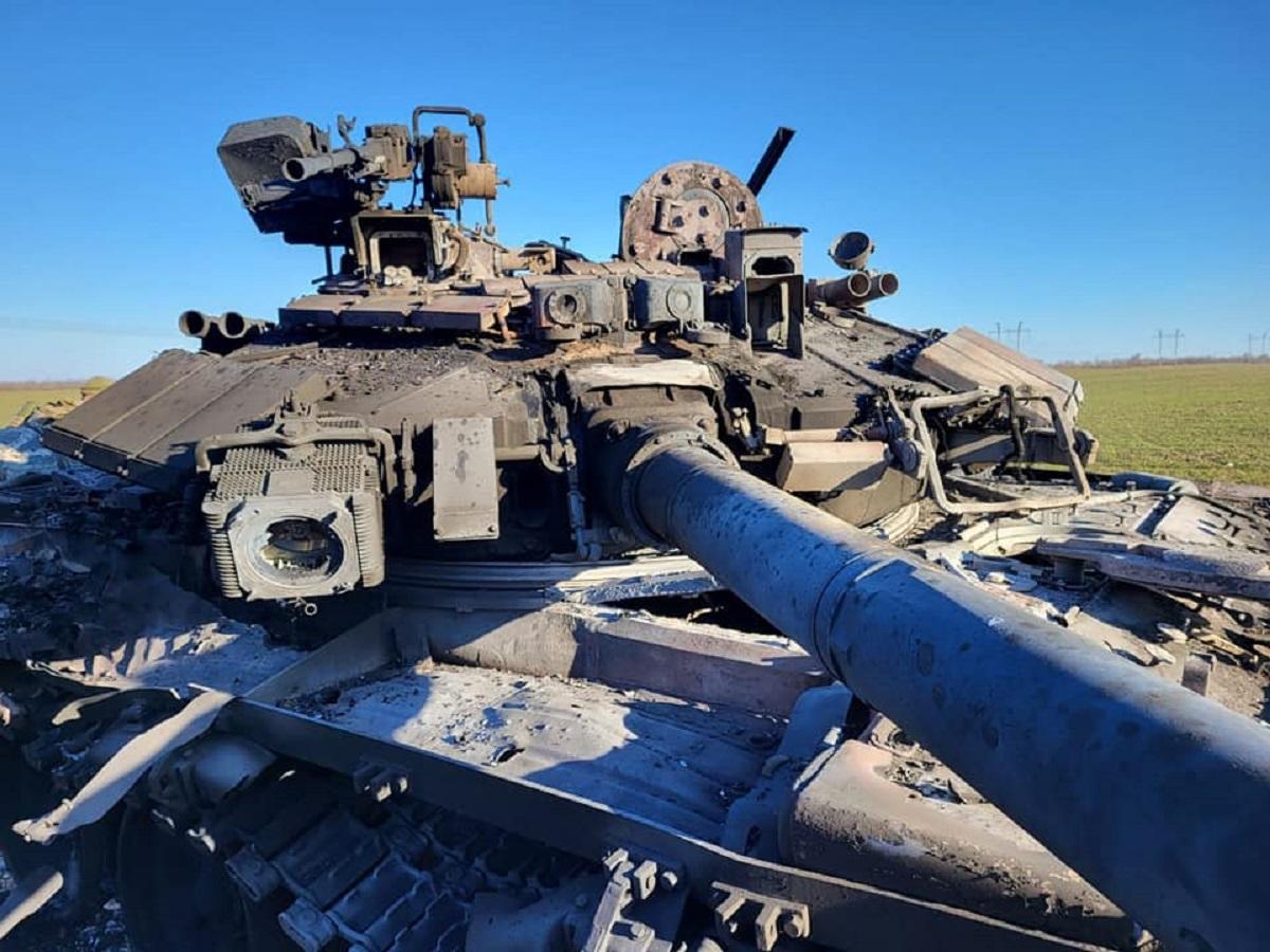 Військові ЗСУ підбили танк "Владімір" / фото facebook.com/GeneralStaff.ua Військові ЗСУ підбили танк "Владімір" / фото facebook.com/GeneralStaff.ua