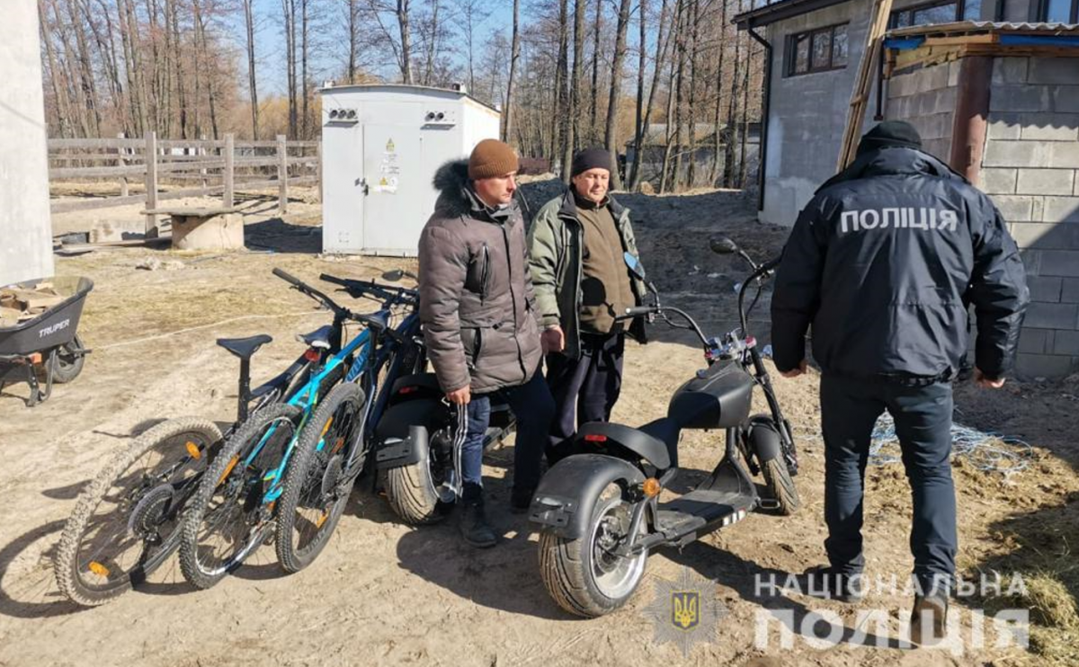 На Київщині під час "вилазки" затримали мародерів / фото Нацполіція На Київщині під час "вилазки" затримали мародерів / фото Нацполіція