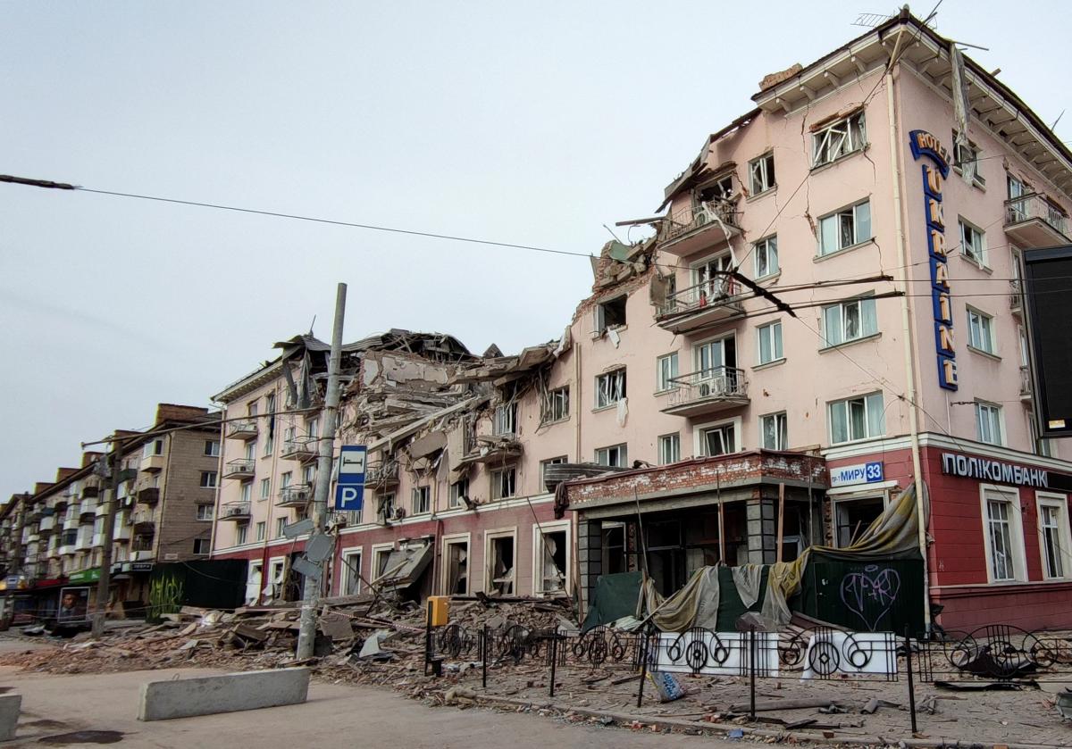 Количество убитых оккупантами в Чернигове может составлять около 400 человек / фото REUTERS