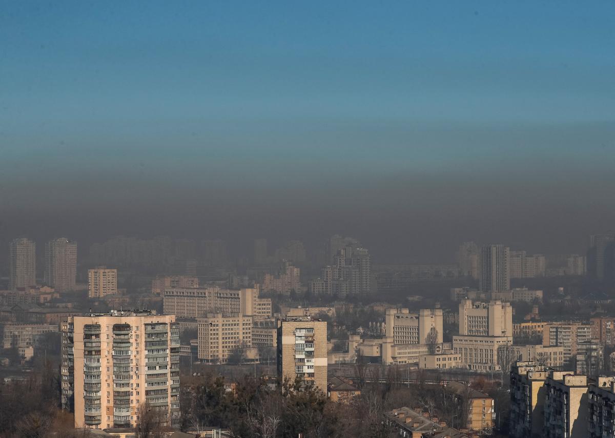 В воздухе Киева в разы превышены допустимые нормы загрязнения / фото REUTERS