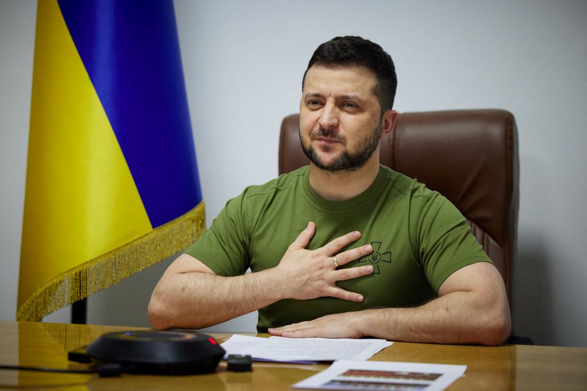 Зеленский отметил, что поддерживает всех, кто борется за Украину в городах, в общинах юга нашего государства / фото REUTERS
