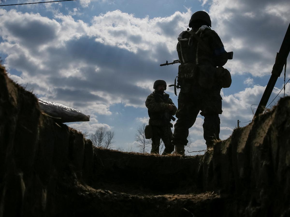 Украинские бойцы беспощадно уничтожают врага / фото REUTERS
