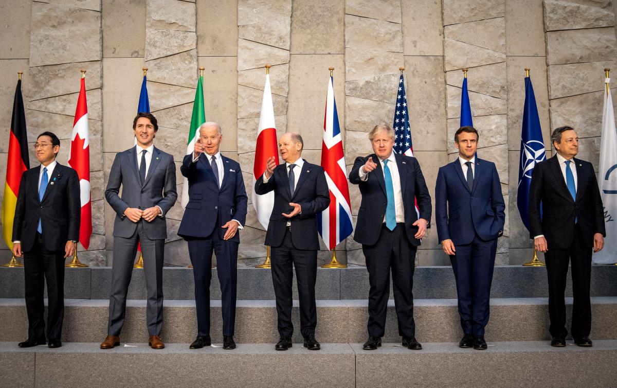 Лидеры G7 договорились о бессрочной военной и финансовой поддержке Украины / фото REUTERS Лидеры G7 договорились о бессрочной военной и финансовой поддержке Украины / фото REUTERS