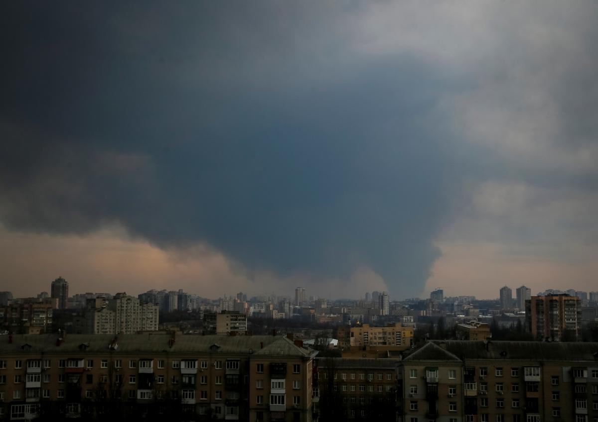 Окупанти обстріляли Київ / фото REUTERS