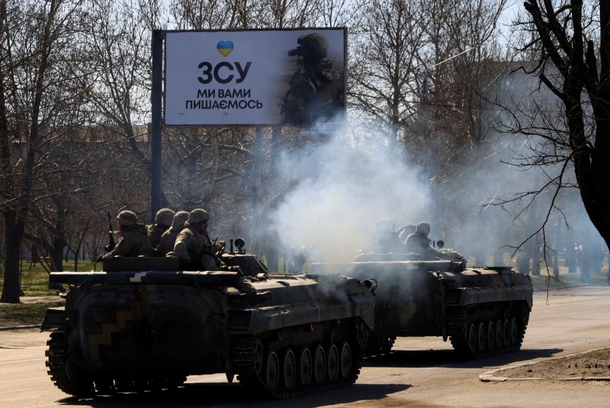 Ворог хоче скувати ЗСУ на Київщині та Чернігівщині, знищено 16 БТГр окупантів / фото REUTERS