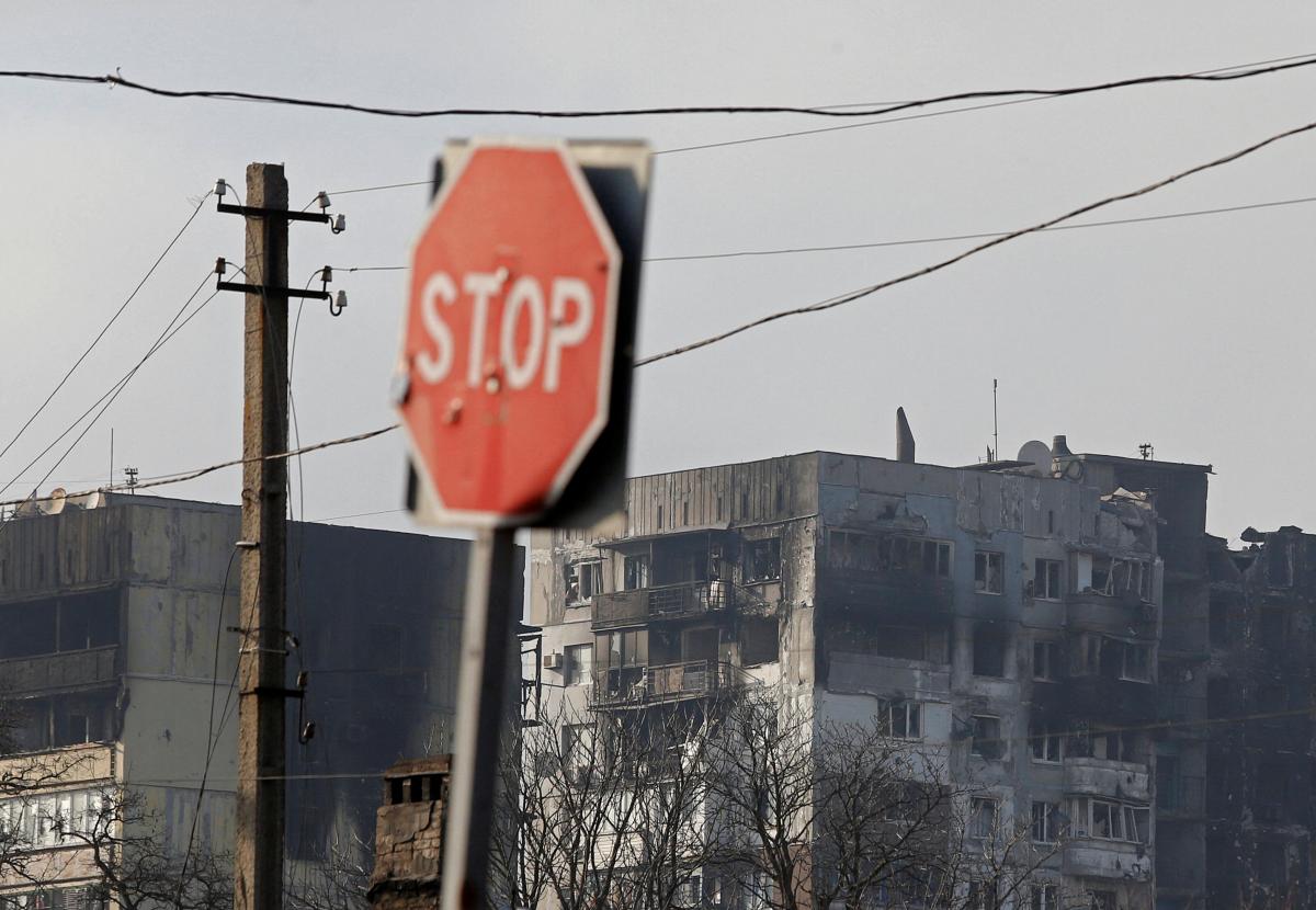 Азов заявляет, что оккупанты использовали химическое оружие / фото REUTERS