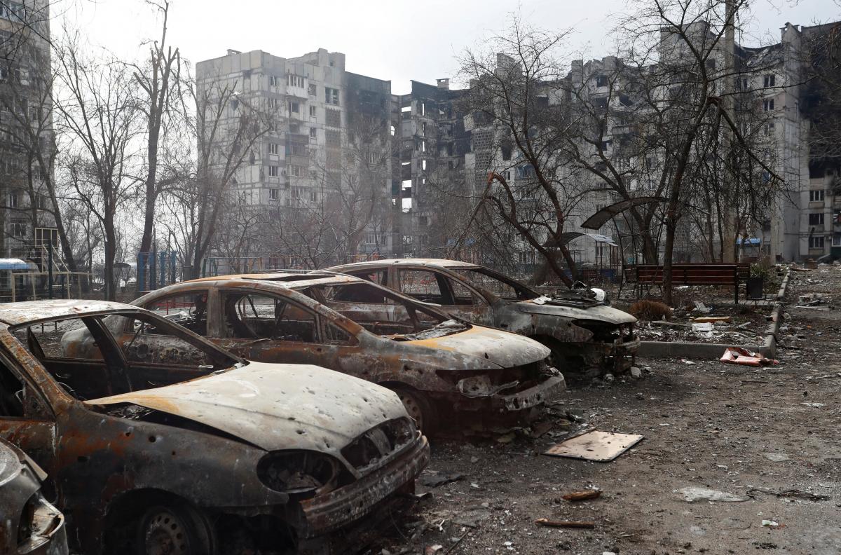 Оккупанты почти полностью разгромили Мариуполь / фото REUTERS Оккупанты почти полностью разгромили Мариуполь / фото REUTERS