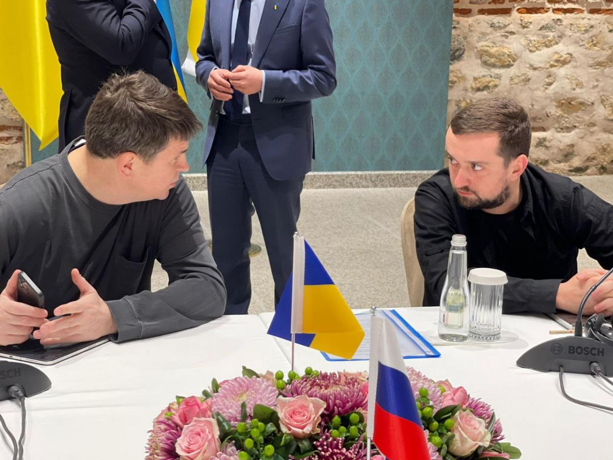 У Стамбулі завершилися українсько-російські переговори У Стамбулі завершилися українсько-російські переговори