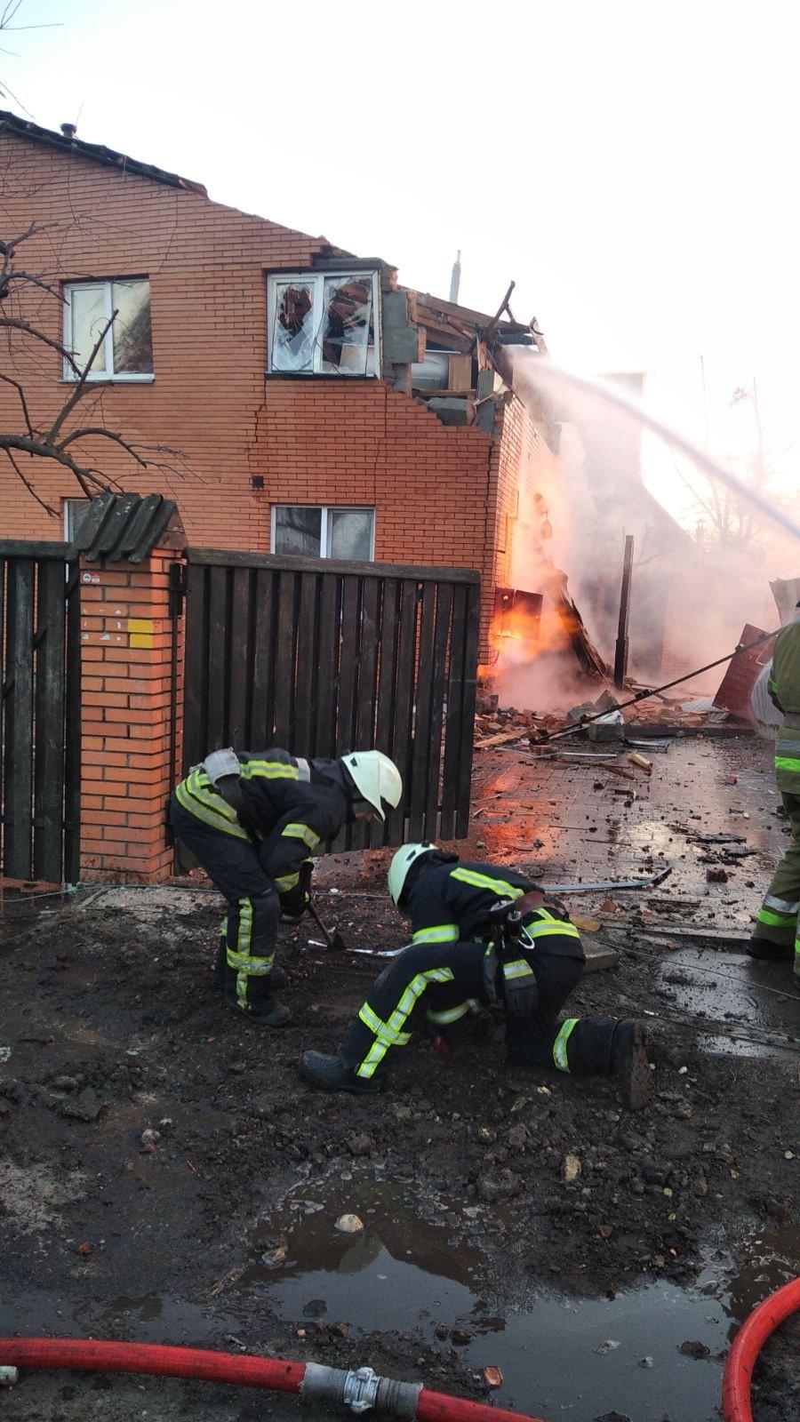 Юрій Фалеса показав зруйнований від обстрілів будинок / Фото-Юрій Фалеса , facebook.com