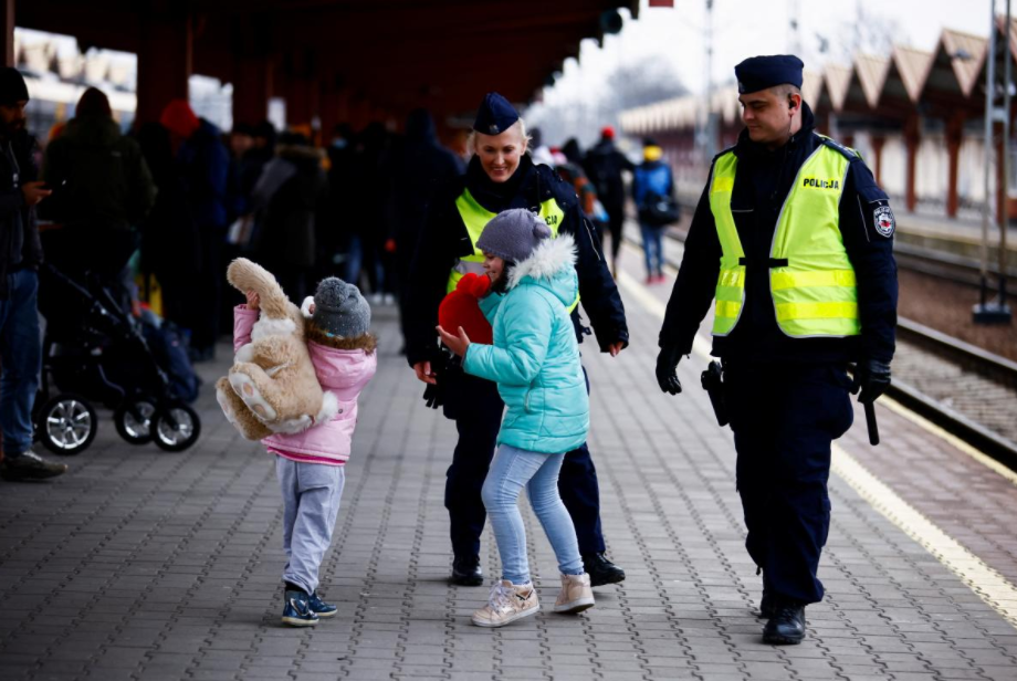 В Польше больше всего украинских переселенцев / фото REUTERS