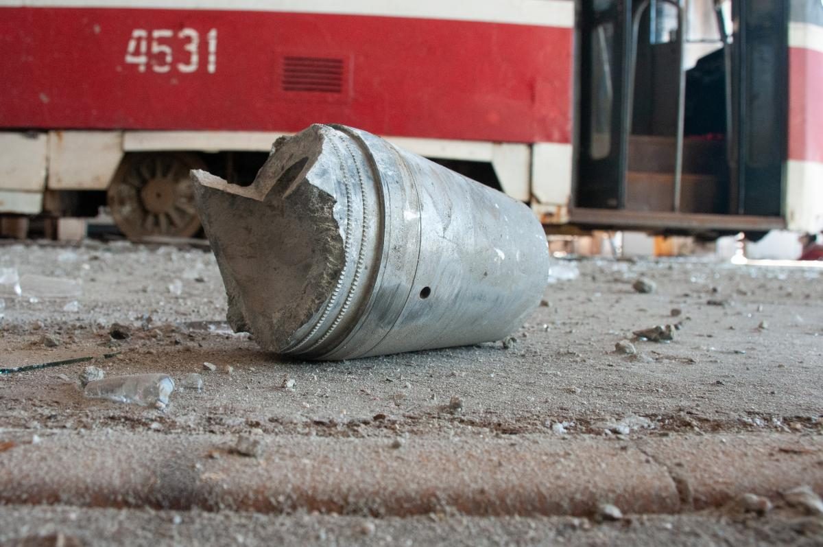 Foto İşğalçılar 2022-ci il martın 12-də Xarkovda tramvay deposunu bombalayıblar.
