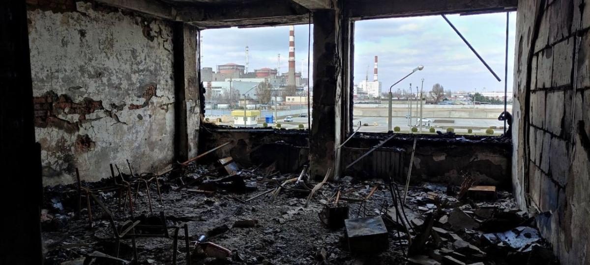 Фото Зруйнований учбовий центр Запорізької АЕС 16 березня 2022