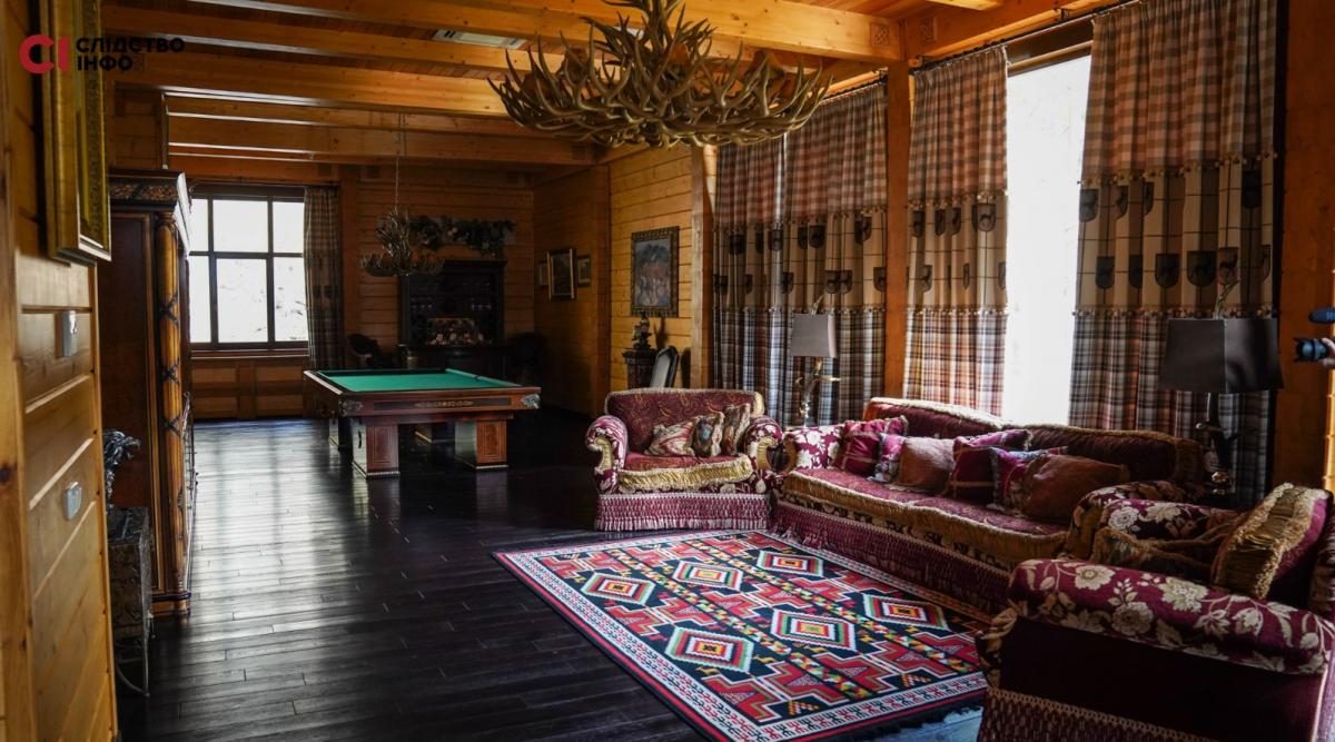Фото Журналісти показали розкішну резиденцію Медведчука на Закарпатті 31 березня 2022