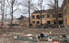 Оккупанты разбомбили ТЭЦ и железнодорожный вокзал в Ахтырке (видео)