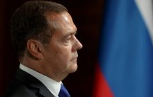 "Слідкуйте за словами": колишній президент РФ Дмитро Медведєв пригрозив Європі війною