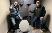В Киеве разворачивают 10 устройств Starlink, которые международные партнеры предоставили братьям Кличко
