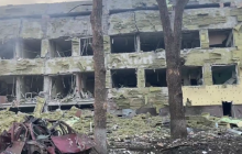 В Мариуполе оккупанты нанесли артудар по роддому и не только, много погибших (видео)