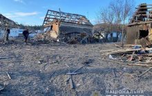 Враг сбросил бомбы на жилые дома в мирной Песковке: есть жертвы