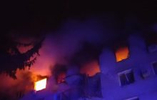 Спасатели Харькова тушат пожар в общежитии: жертв и пострадавших нет