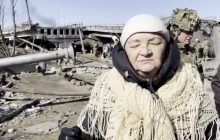 "С*ки они!": живущая в Гостомеле россиянка обрушила свой гнев на оккупантов (видео)