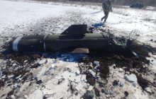 Оккупанты всю ночь бомбили север Донетчины: попали в поезд, погибла проводница