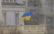 Активіст проник на віллу дочки Путіна, змінив замки і запросив туди біженців (відео)