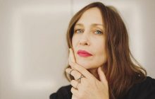 Голливудская актриса Вера Фармига зачитала стихотворение Симоненко и поддержала украинцев (видео)